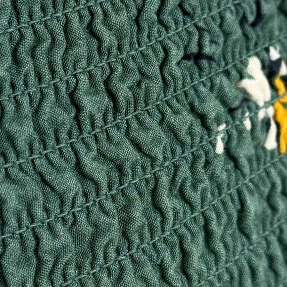 Abercrombie & Fitch green floral smocked puff sleeve crop top square neck size S - Picture 6 of 8